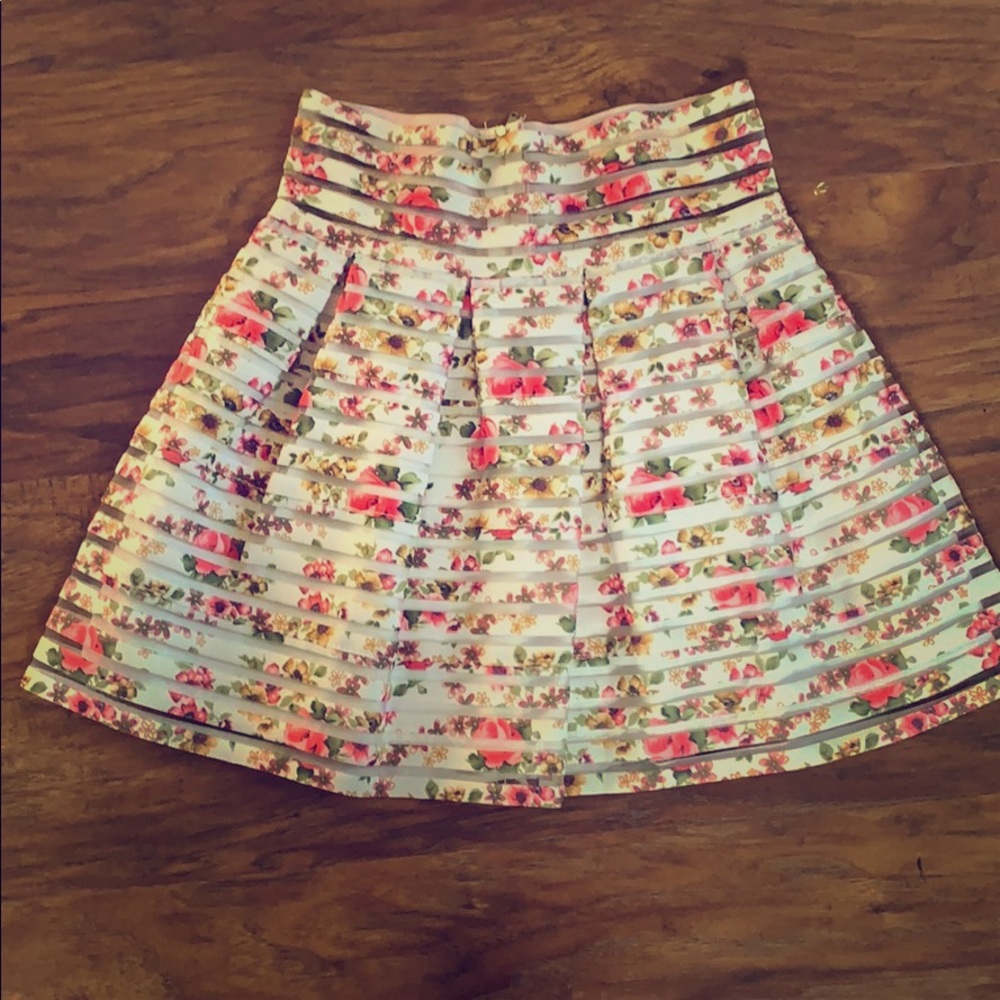 High waisted Floral mini skirt structured pleated
